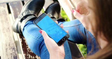Teens use apps to&nbsp;keep secrets?